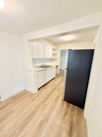 41 Pecan Street, Grenada, MS 38901