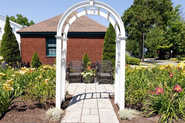 15 Park Boulevard, Lancaster, NY 14086