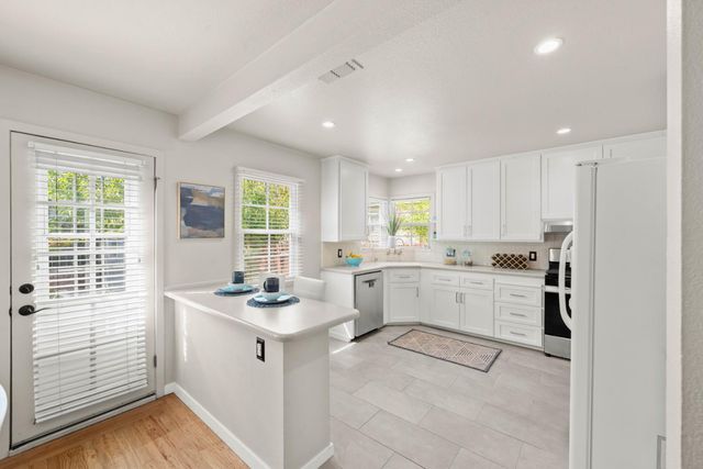 1342 61st St, Sacramento, CA 95819