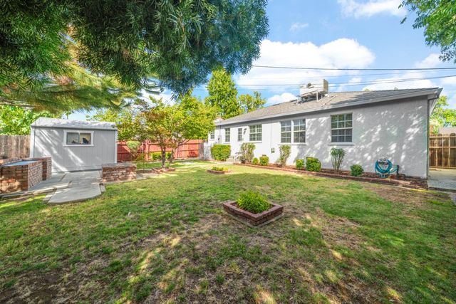 1342 61st St, Sacramento, CA 95819