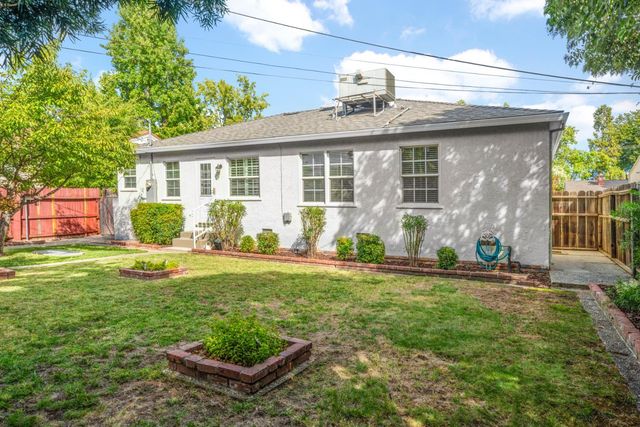 1342 61st St, Sacramento, CA 95819