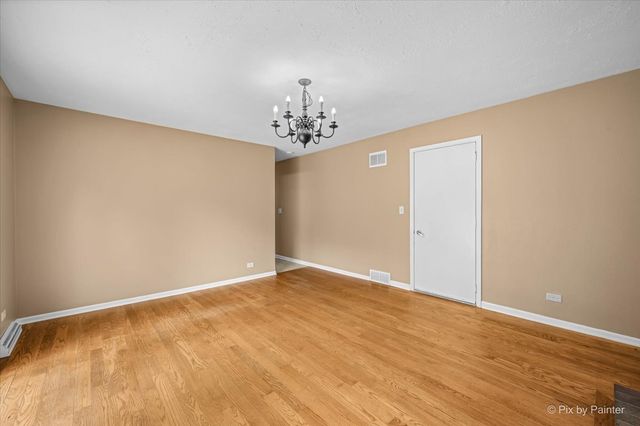 132 Scott Drive, East Dundee, IL 60118