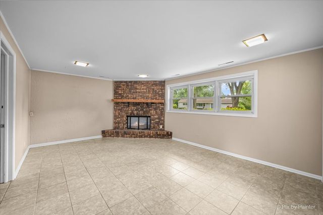 132 Scott Drive, East Dundee, IL 60118