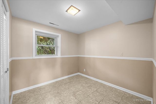 132 Scott Drive, East Dundee, IL 60118