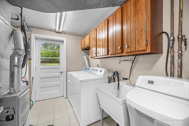 132 Scott Drive, East Dundee, IL 60118