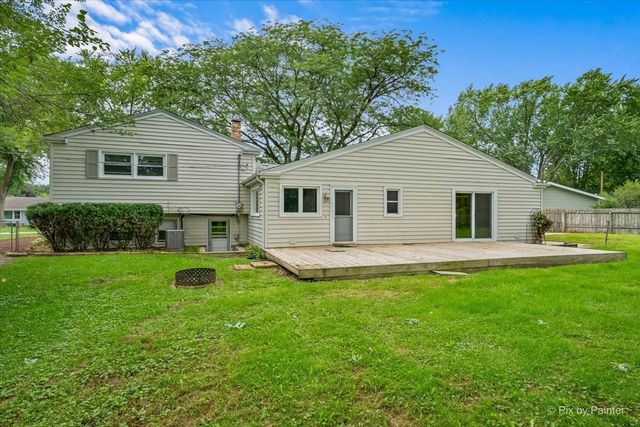 132 Scott Drive, East Dundee, IL 60118