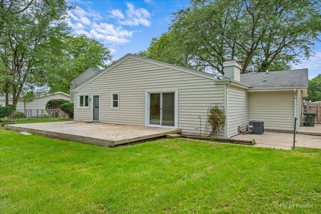 132 Scott Drive, East Dundee, IL 60118