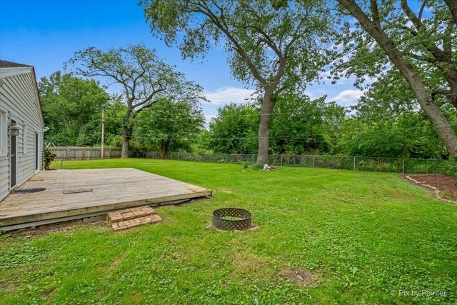 132 Scott Drive, East Dundee, IL 60118