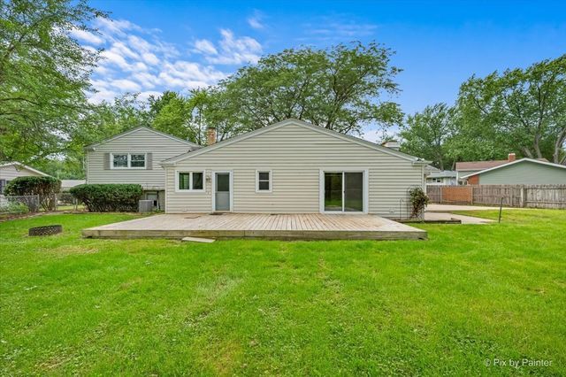 132 Scott Drive, East Dundee, IL 60118