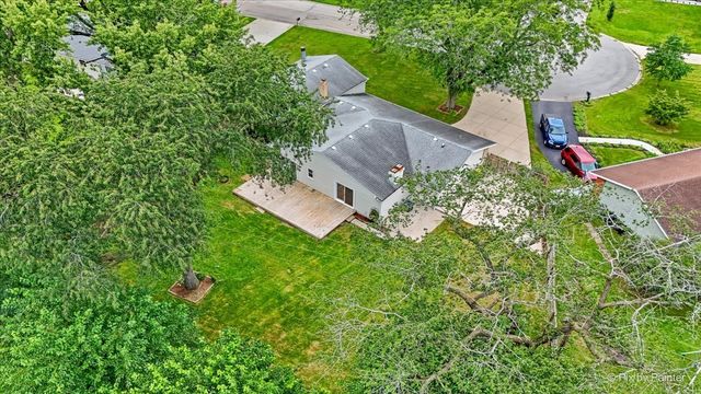 132 Scott Drive, East Dundee, IL 60118