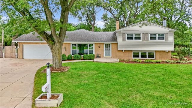 132 Scott Drive, East Dundee, IL 60118