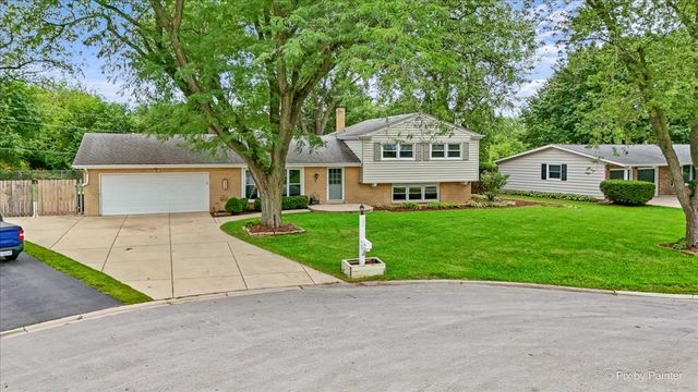 132 Scott Drive, East Dundee, IL 60118