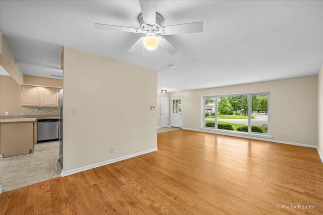 132 Scott Drive, East Dundee, IL 60118