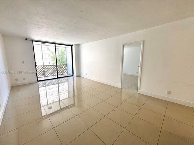 2935 NE 163rd Street 5P, North Miami Beach, FL 33160