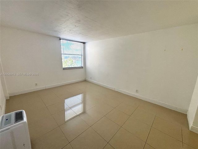 2935 NE 163rd Street 5P, North Miami Beach, FL 33160