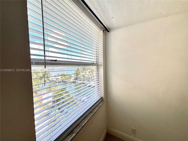 2935 NE 163rd Street 5P, North Miami Beach, FL 33160