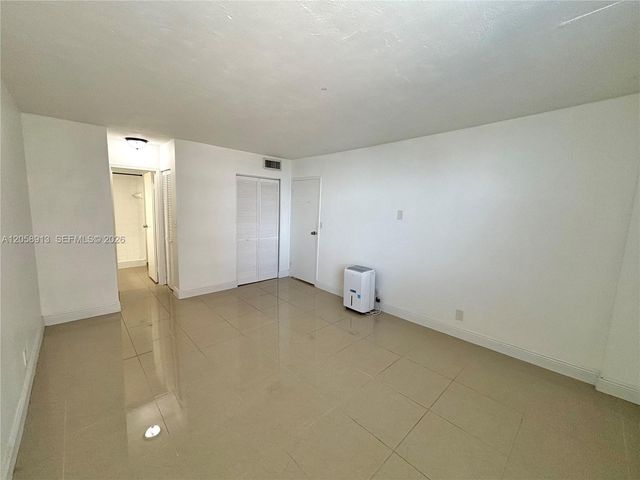 2935 NE 163rd Street 5P, North Miami Beach, FL 33160