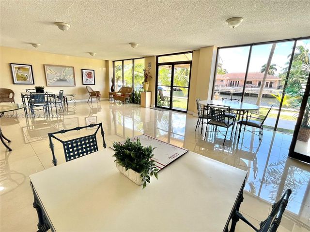 2935 NE 163rd Street 5P, North Miami Beach, FL 33160