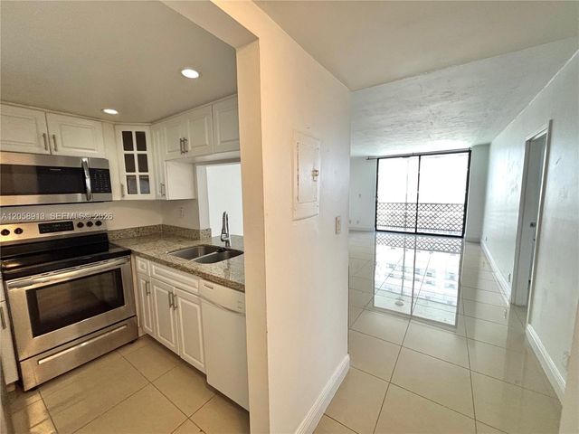 2935 NE 163rd Street 5P, North Miami Beach, FL 33160