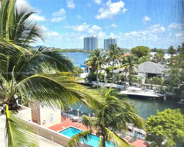2935 NE 163rd Street 5P, North Miami Beach, FL 33160