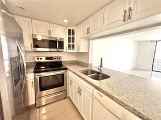 2935 NE 163rd Street 5P, North Miami Beach, FL 33160