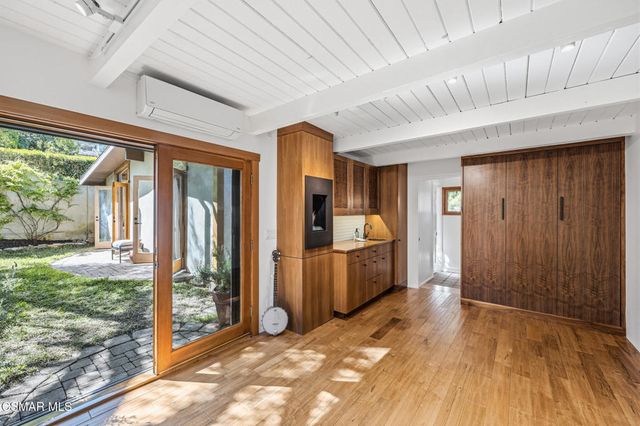 258 Mcknight Road, Newbury Park, CA 91320