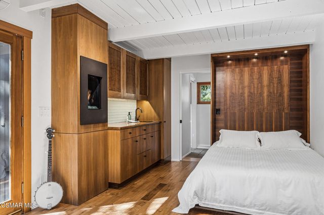 258 Mcknight Road, Newbury Park, CA 91320