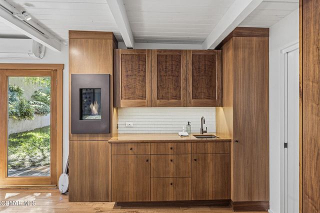 258 Mcknight Road, Newbury Park, CA 91320