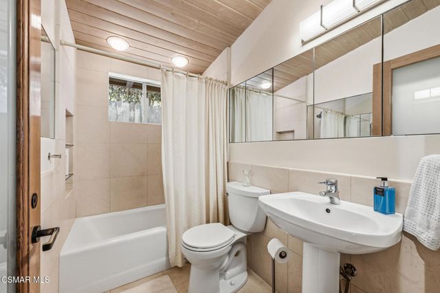 258 Mcknight Road, Newbury Park, CA 91320