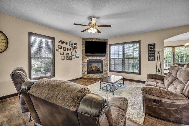27 Fieldcrest Drive, Centerburg, OH 43011