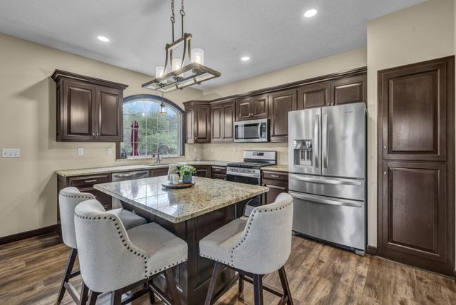 27 Fieldcrest Drive, Centerburg, OH 43011