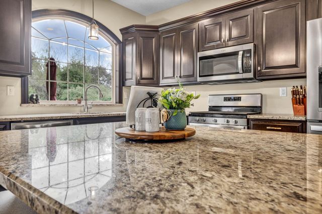 27 Fieldcrest Drive, Centerburg, OH 43011