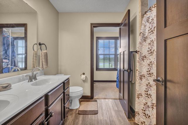 27 Fieldcrest Drive, Centerburg, OH 43011