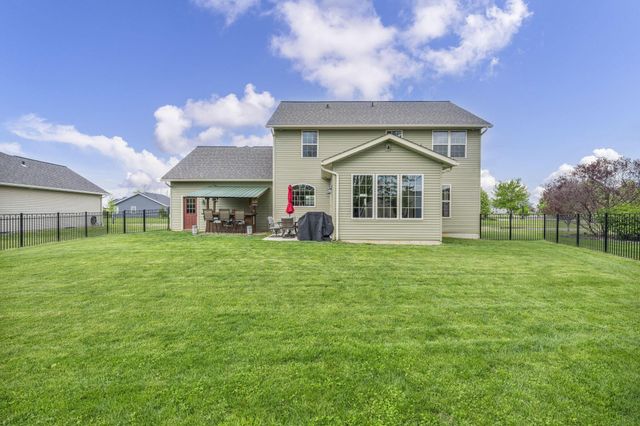 27 Fieldcrest Drive, Centerburg, OH 43011