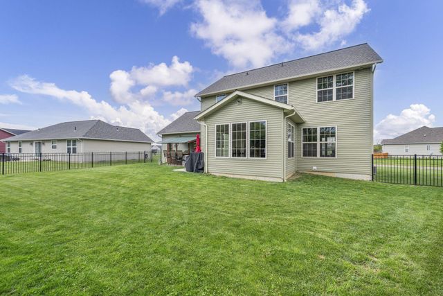 27 Fieldcrest Drive, Centerburg, OH 43011