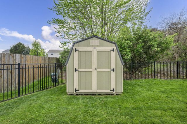 27 Fieldcrest Drive, Centerburg, OH 43011