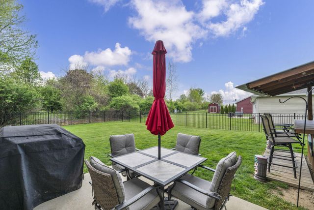 27 Fieldcrest Drive, Centerburg, OH 43011