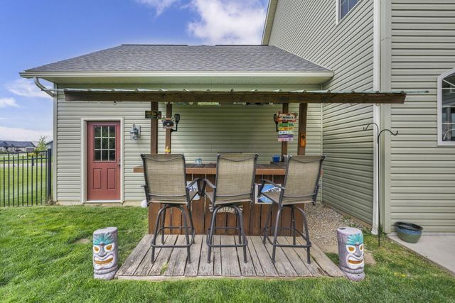 27 Fieldcrest Drive, Centerburg, OH 43011