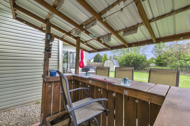 27 Fieldcrest Drive, Centerburg, OH 43011