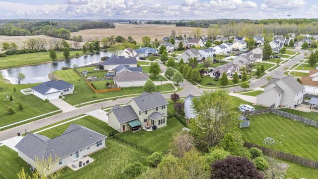 27 Fieldcrest Drive, Centerburg, OH 43011