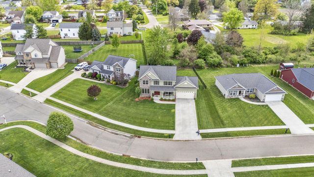 27 Fieldcrest Drive, Centerburg, OH 43011