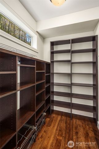 2607 W Newton Street, Seattle, WA 98199
