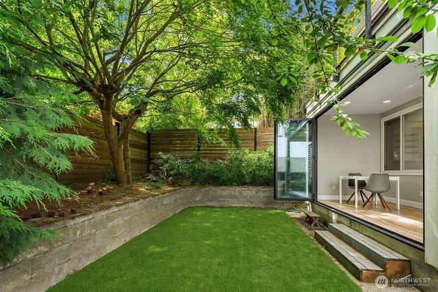 2607 W Newton Street, Seattle, WA 98199