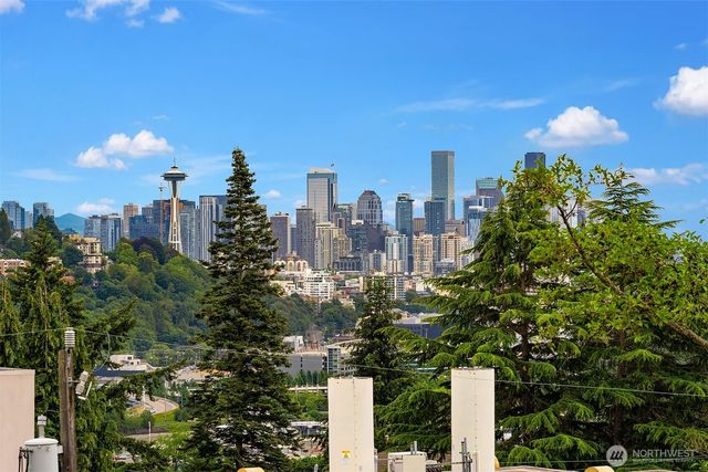2607 W Newton Street, Seattle, WA 98199