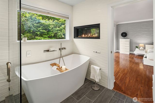 2607 W Newton Street, Seattle, WA 98199