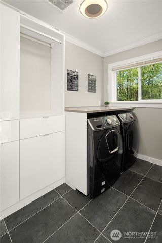 2607 W Newton Street, Seattle, WA 98199