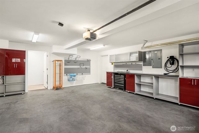 2607 W Newton Street, Seattle, WA 98199