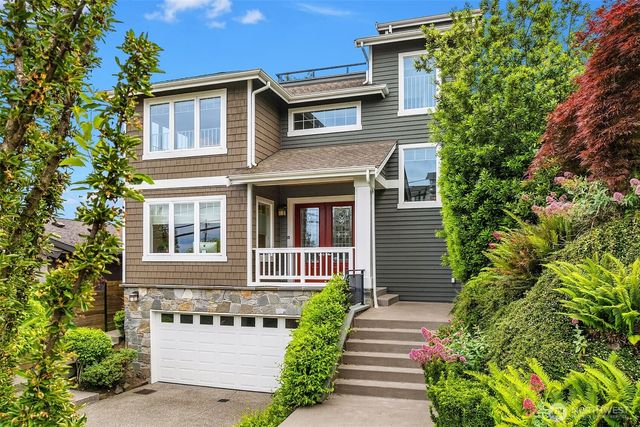 2607 W Newton Street, Seattle, WA 98199
