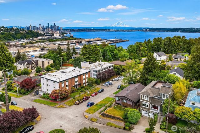 2607 W Newton Street, Seattle, WA 98199