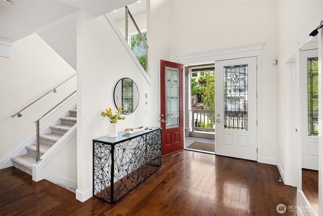 2607 W Newton Street, Seattle, WA 98199